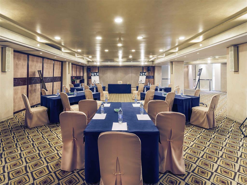Madison Hongqiao Hotel 3*