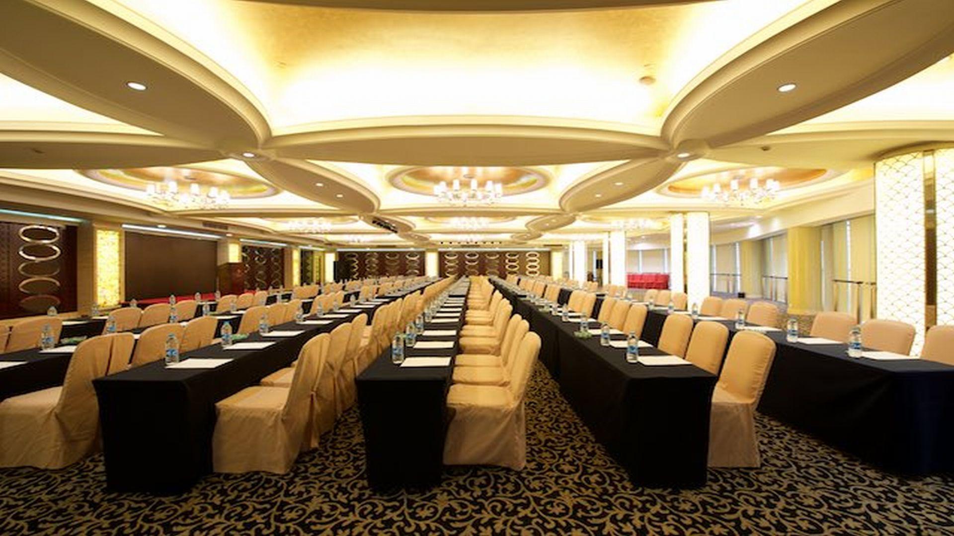 Madison Hongqiao 3*