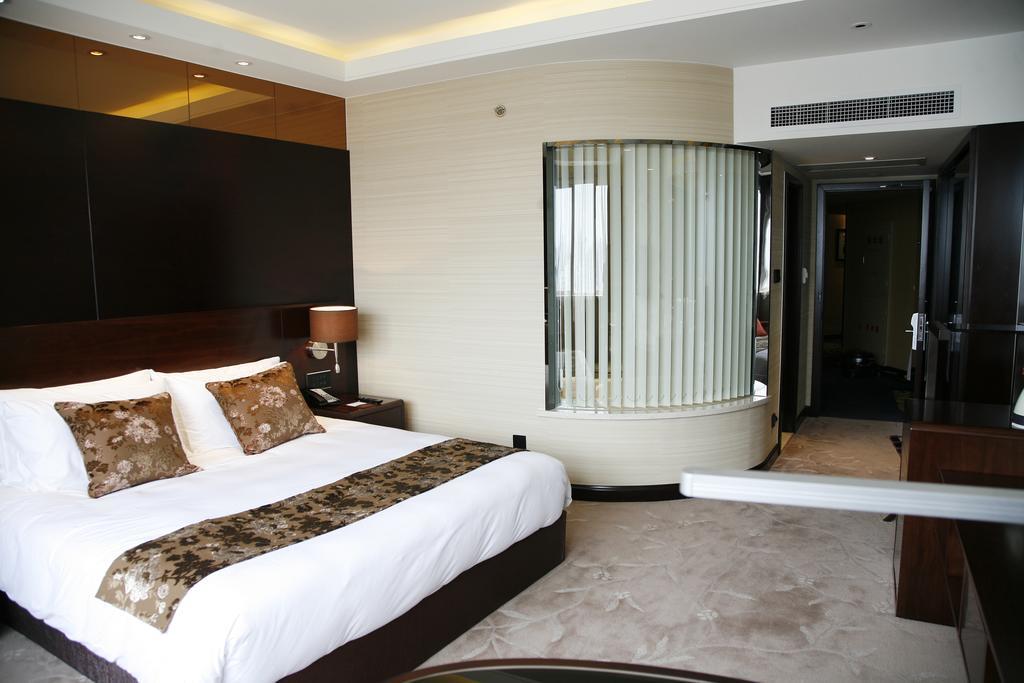 Madison Hongqiao Hotel